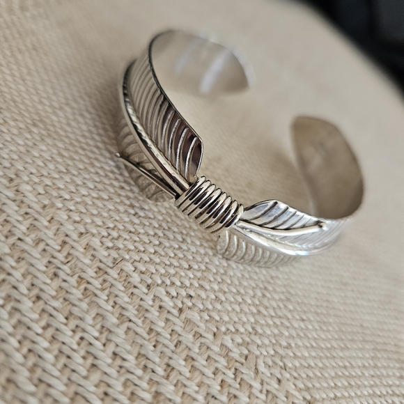 Douglas Etsitty Sterling Feather Cuff Bracelet Navajo Native American Signed - Picture 9 of 16